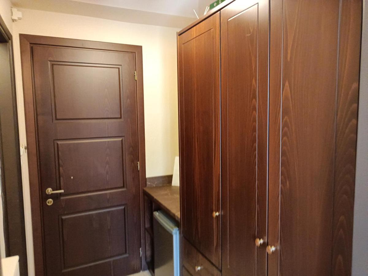 Spartacus House กาลัมปากา ภายนอก รูปภาพ