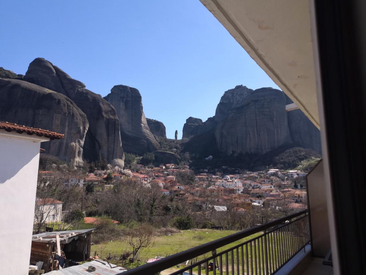 Spartacus House กาลัมปากา ภายนอก รูปภาพ